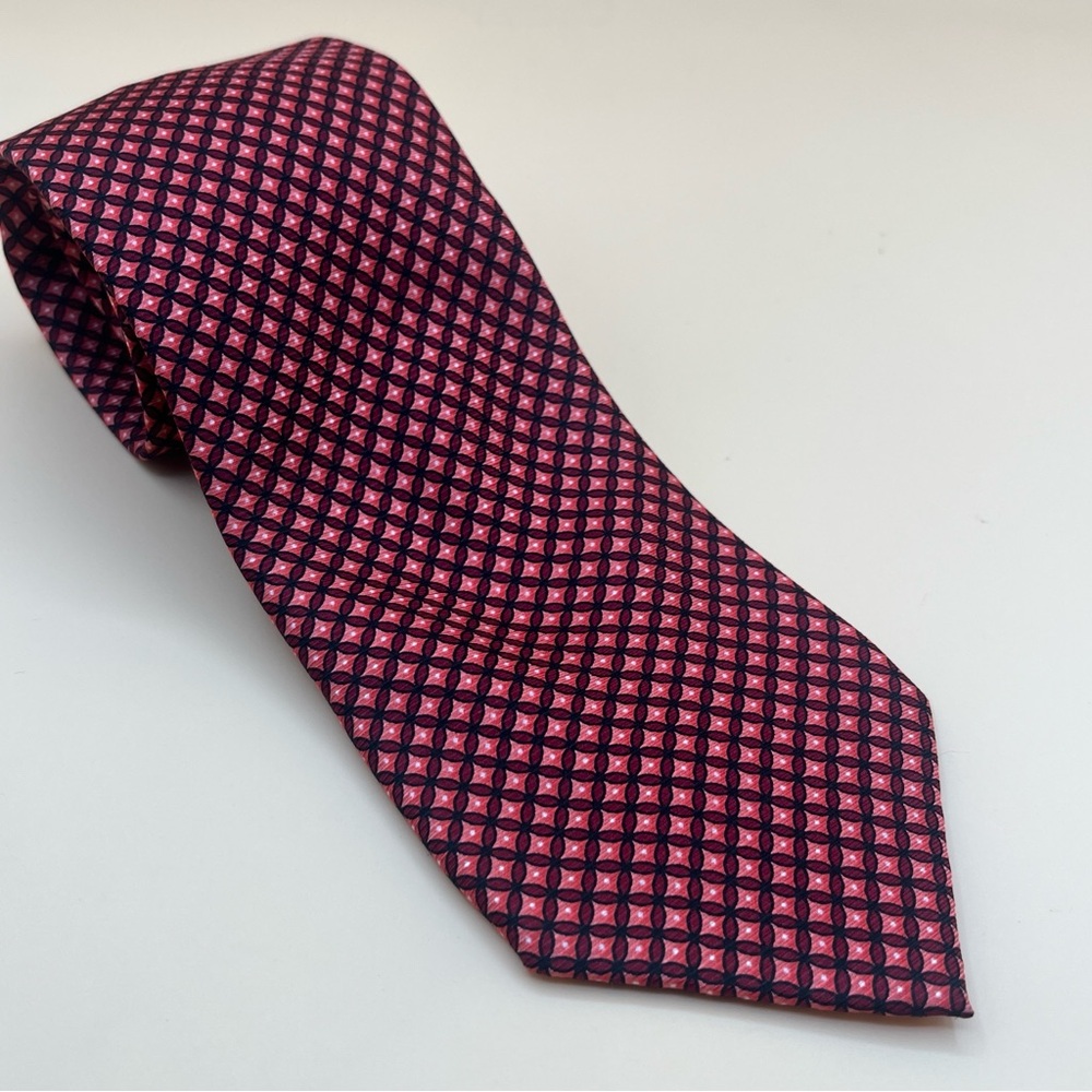 Cape Cod Neckwear Silk Tie Pink Red Geometric Pattern Men’s One Size